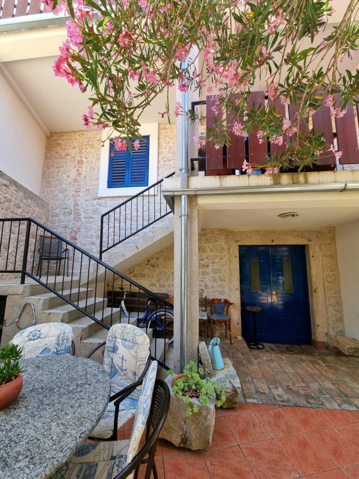 Apartments Skoljka يزيرا المظهر الخارجي الصورة